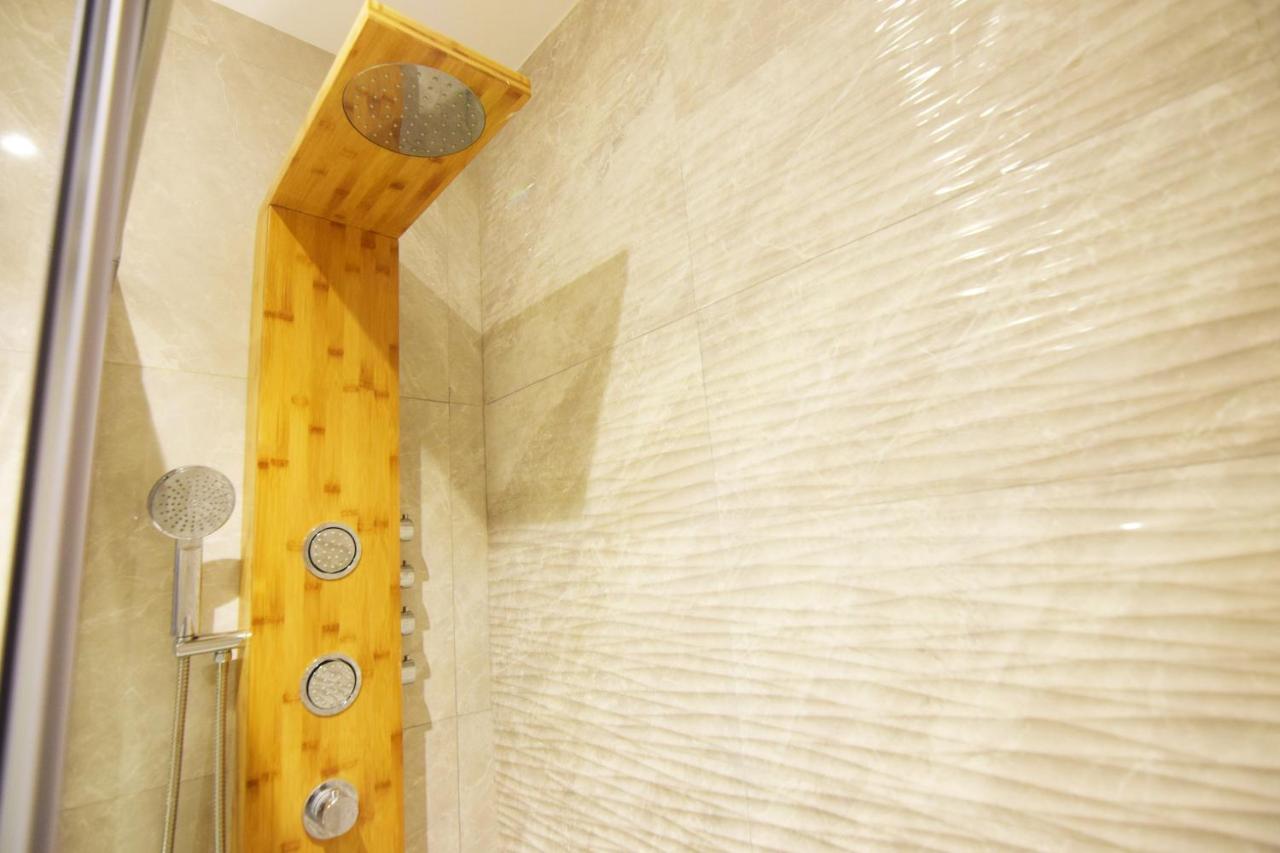 Paradise Luxurious Flat, Free Parking, 3 Double Rooms, Terrace, Jacuzzi, Fully Renovated San Sebastian Buitenkant foto