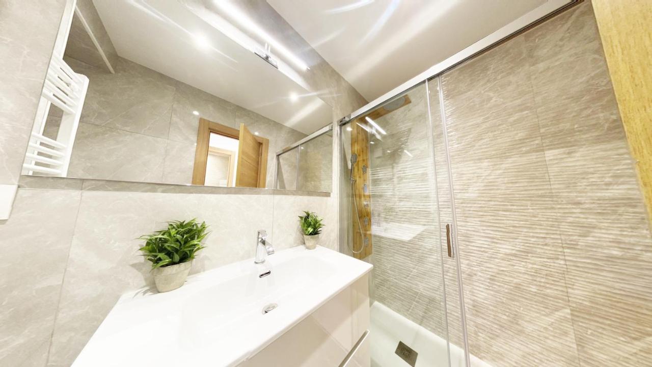 Paradise Luxurious Flat, Free Parking, 3 Double Rooms, Terrace, Jacuzzi, Fully Renovated San Sebastian Buitenkant foto