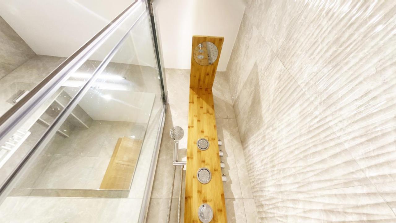 Paradise Luxurious Flat, Free Parking, 3 Double Rooms, Terrace, Jacuzzi, Fully Renovated San Sebastian Buitenkant foto