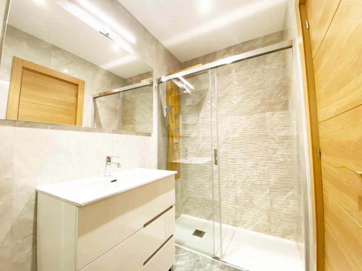 Paradise Luxurious Flat, Free Parking, 3 Double Rooms, Terrace, Jacuzzi, Fully Renovated San Sebastian Buitenkant foto
